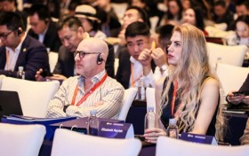 硅谷天价“长寿诊所”接连倒闭？氧气熊猫换个思路，“首家轻量版”落地中国社区！